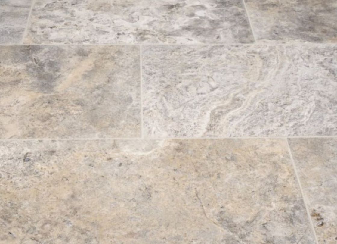 Silver Filled Brushed Travertin – Travertin – texture et veinage de la pierre